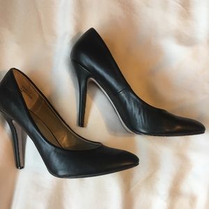 Anne Michelle pumps